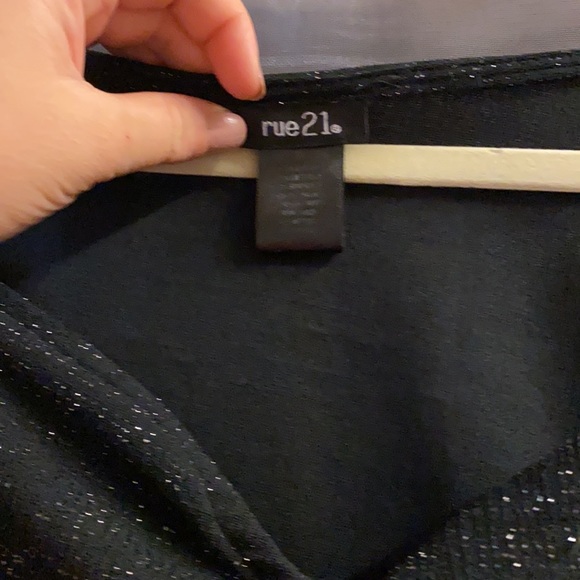 Top - Picture 4 of 5